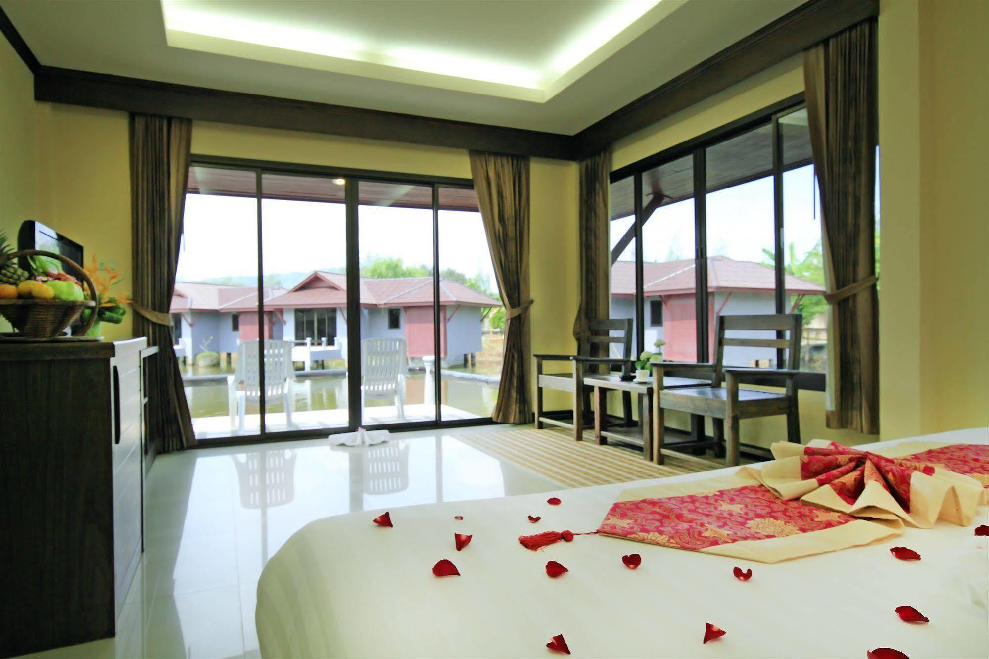 The Villa Laemhin Lagoon Resort Phuket Exteriér fotografie